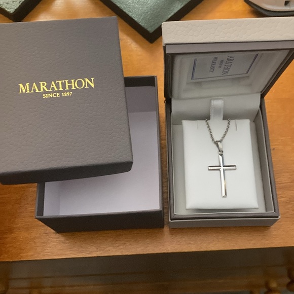 Marathon 20 inch sterling silver cross chain - Picture 2 of 2